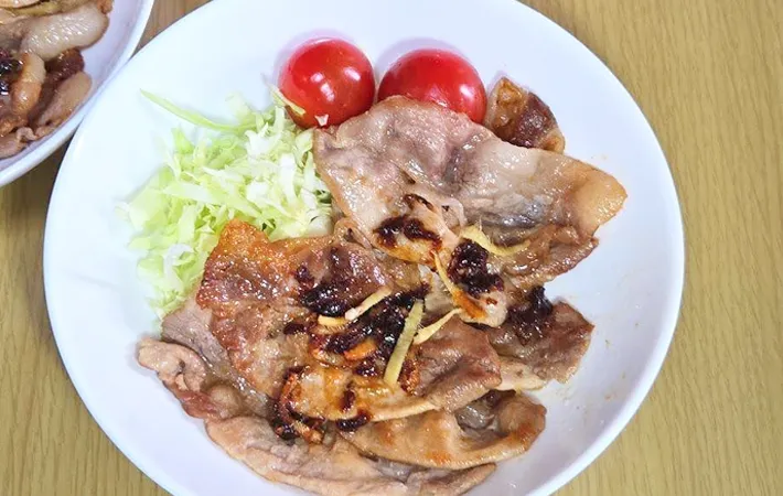 『カンタン酢で豚肉のしょうが焼き』の完成写真（撮影：キジカク）