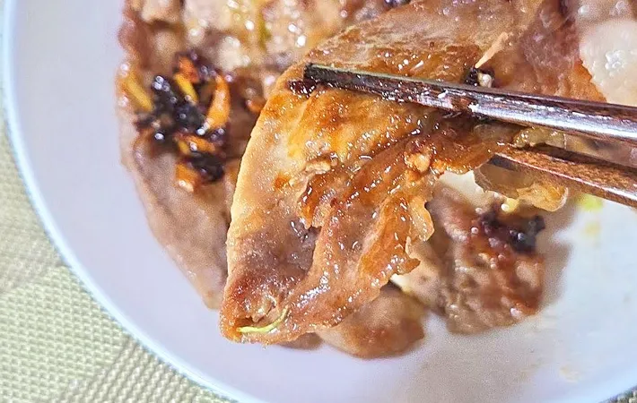 『カンタン酢で豚肉のしょうが焼き』の完成写真（撮影：キジカク）