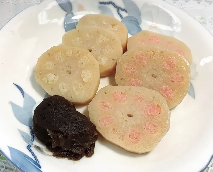 『蓮根餅』の写真（画像提供：公益財団法人 大阪府学校給食会）
