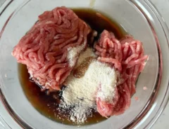 炊飯器でビビンバ風炊き込みご飯の写真