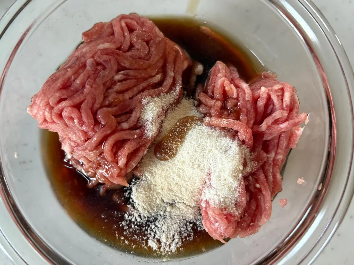 炊飯器でビビンバ風炊き込みご飯の写真