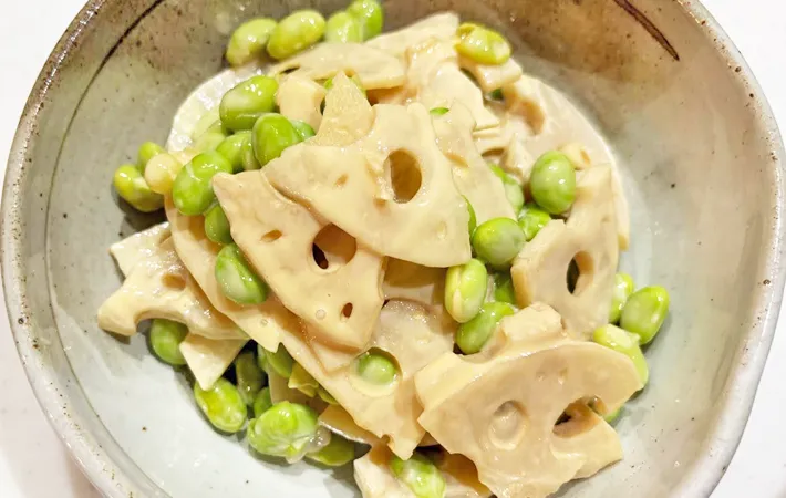 『レンコンと枝豆のサラダ』の完成写真（撮影：エニママ）