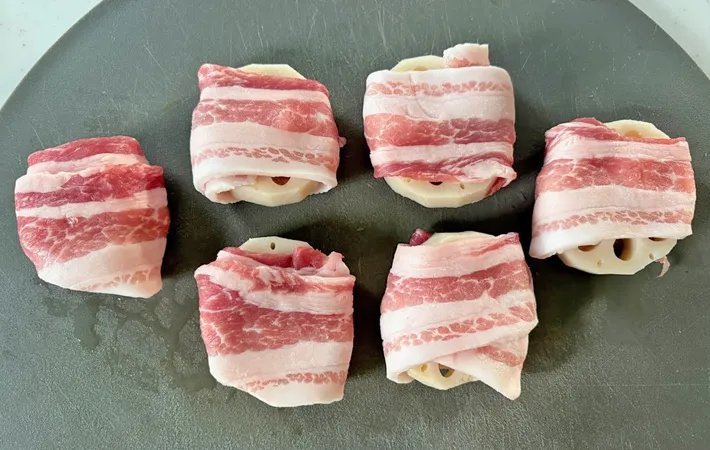 『レンコンの肉巻き』を作る写真（撮影：エニママ）