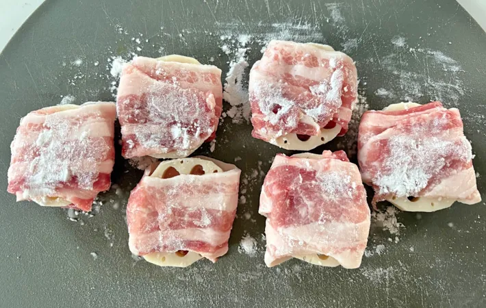 『レンコンの肉巻き』を作る写真（撮影：エニママ）