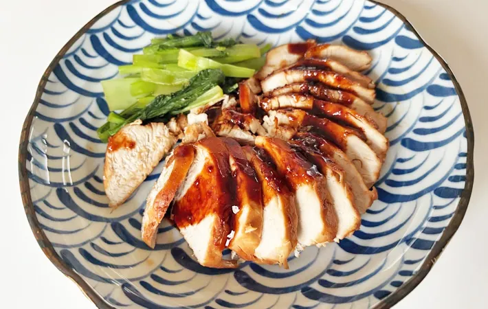 『鶏チャーシュー』の完成写真（撮影：エニママ）