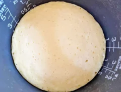 『炊飯器で蒸しパン』を作る写真(撮影:エニママ)