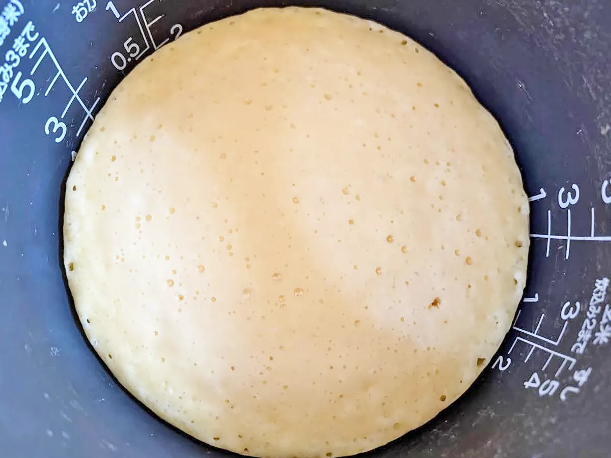 『炊飯器で蒸しパン』を作る写真(撮影:エニママ)