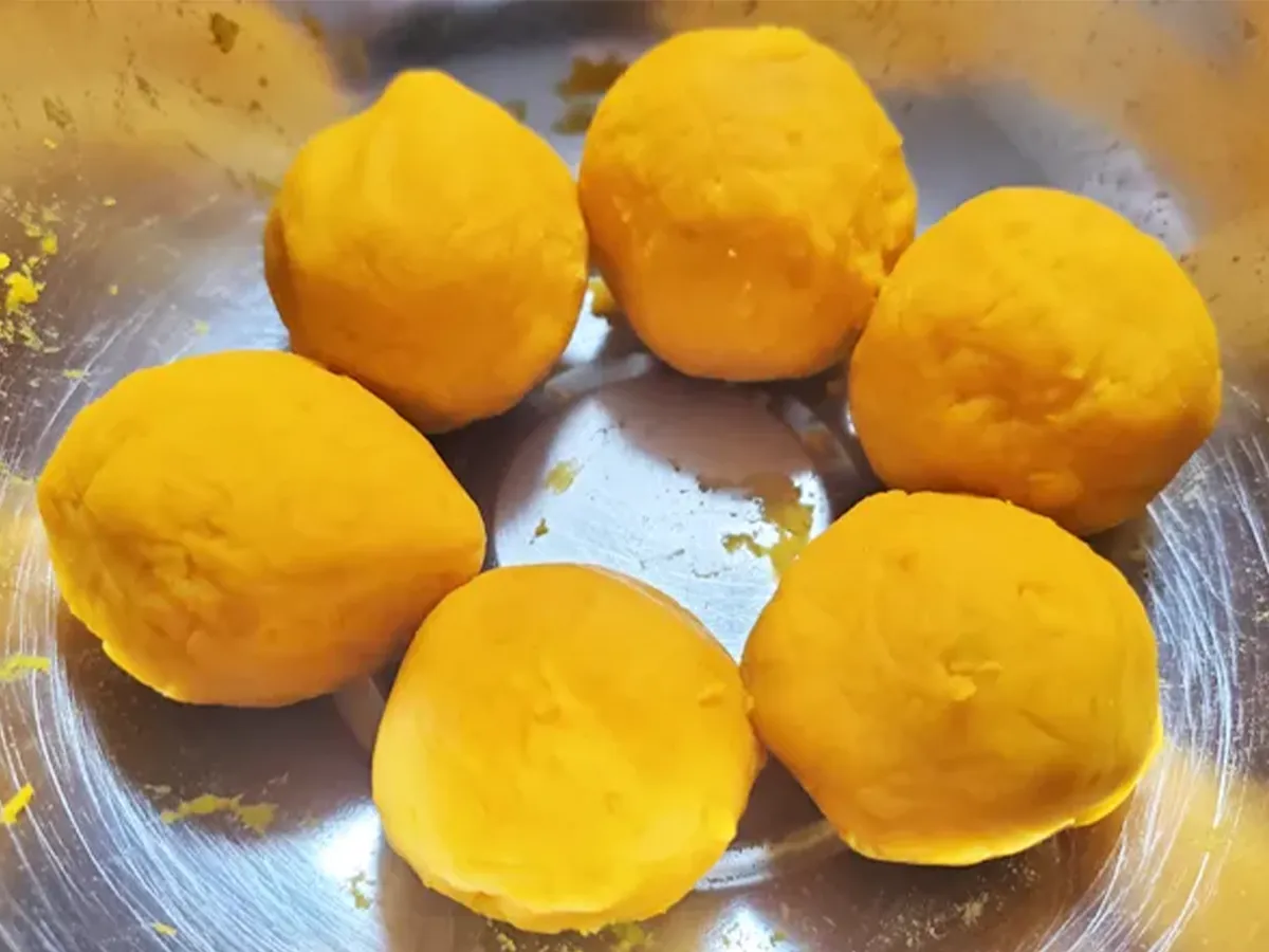 『カボチャのチーズ入りごま団子』の作り方の画像(撮影:エニママ)