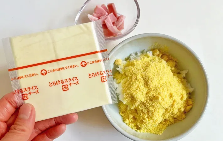 『粉末コーンスープの簡単リゾット』を作る写真（撮影：エニママ）