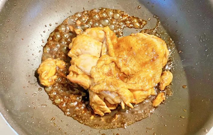 『黄金鶏照り』を作る写真（撮影：エニママ）