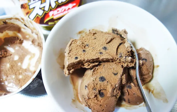 『あったかチョコドリンク』を作る写真（撮影：エニママ）