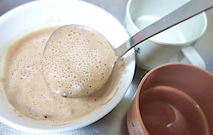 『あったかチョコドリンク』を作る写真（撮影：エニママ）