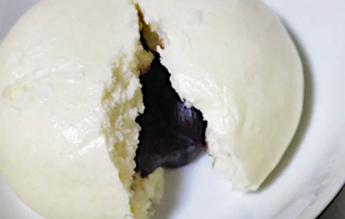 『あんまん×抹茶アイス』を作る写真（撮影：エニママ）