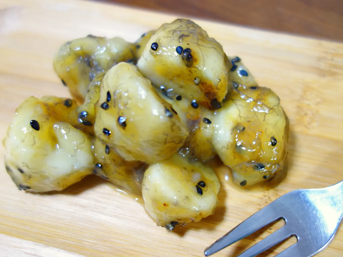 『大学バナナ』を作る写真（撮影：エニママ）