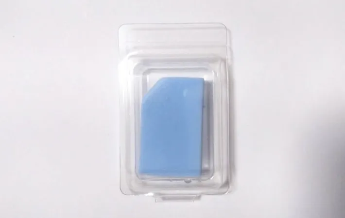 『シールのベタベタ消しゴム』の写真（撮影：エニママ）