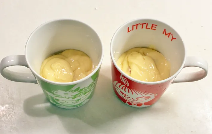 『ハムのマグカップケーキ 』を作る写真（撮影：エニママ）