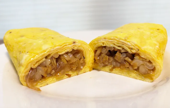 『焼きそば入り玉子焼き』の完成写真（撮影：エニママ）