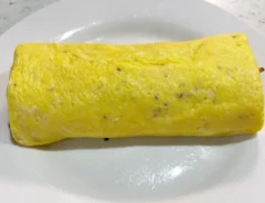 『焼きそば入り玉子焼き』の作り方の画像（撮影：エニママ）