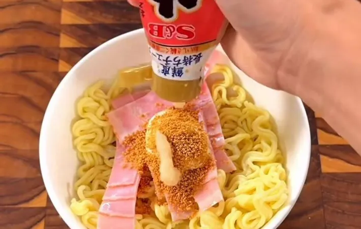 『marumi_kitchen やる気1%で生麺カルボ風』の写真