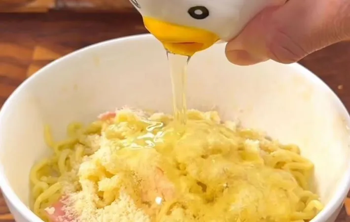 『marumi_kitchen やる気1%で生麺カルボ風』の写真