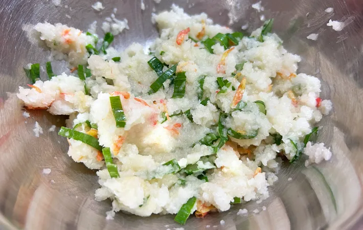 『玉子焼き器で大根もち』を作る写真（撮影：エニママ）