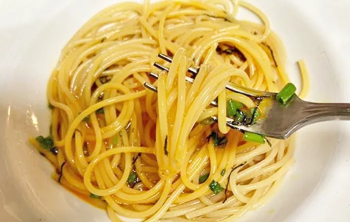 『たまごかけパスタ』の完成写真（撮影：エニママ）