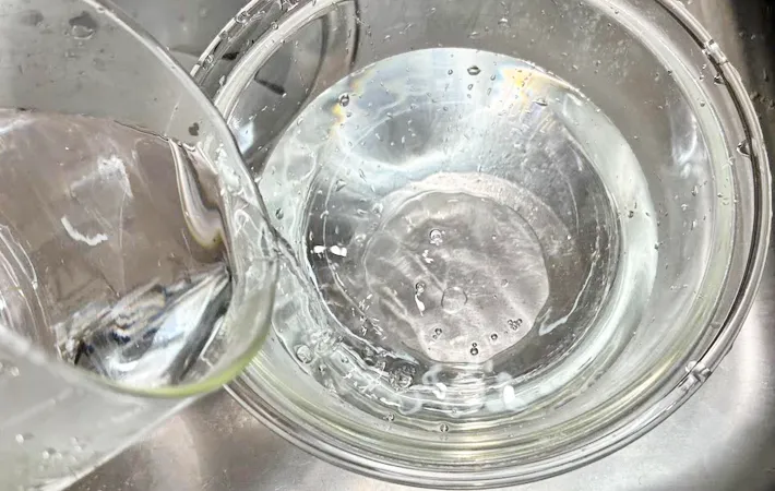 『卵を短時間で常温に戻す方法』の写真（撮影：キジカク）