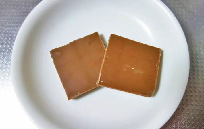 『チョコ＆バナナのもちスイーツ』を作る写真（撮影：エニママ）