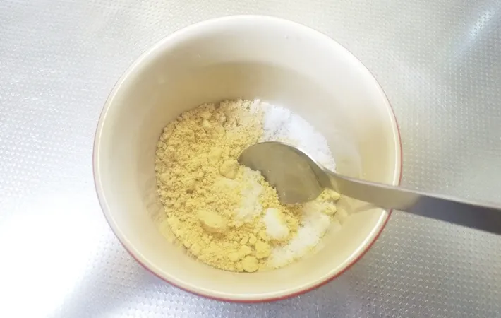 『ひとくちバナナきなこもち』を作る写真（撮影：エニママ）