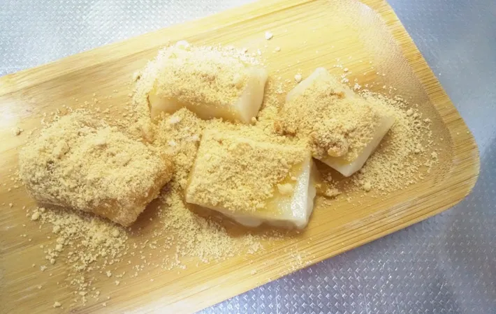 『ひとくちバナナきなこもち』を作る写真（撮影：エニママ）