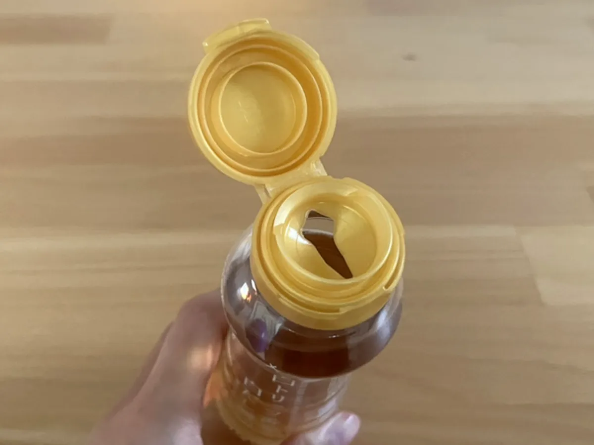 蓋を開けた『白トリュフ香る白だし醤油』の写真(撮影:grape編集部)