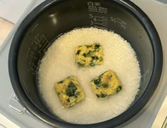 フリーズドライスープを入れた炊飯器の写真(撮影:grape編集部)