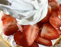 イチゴのショートケーキの絵