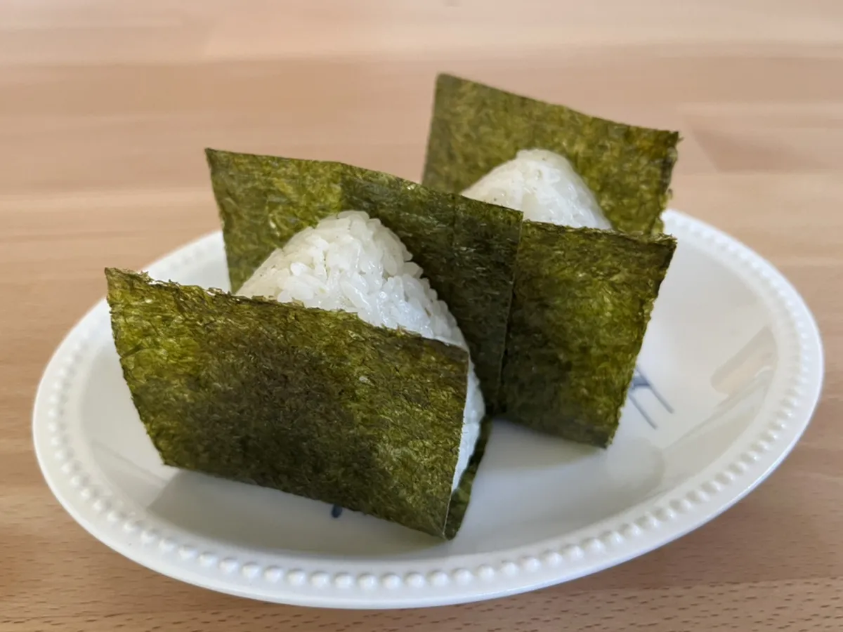 昆布茶おにぎりの写真(撮影:grape編集部)