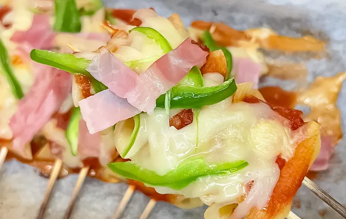 『マカロニピザスティック』の完成写真（撮影：キジカク）