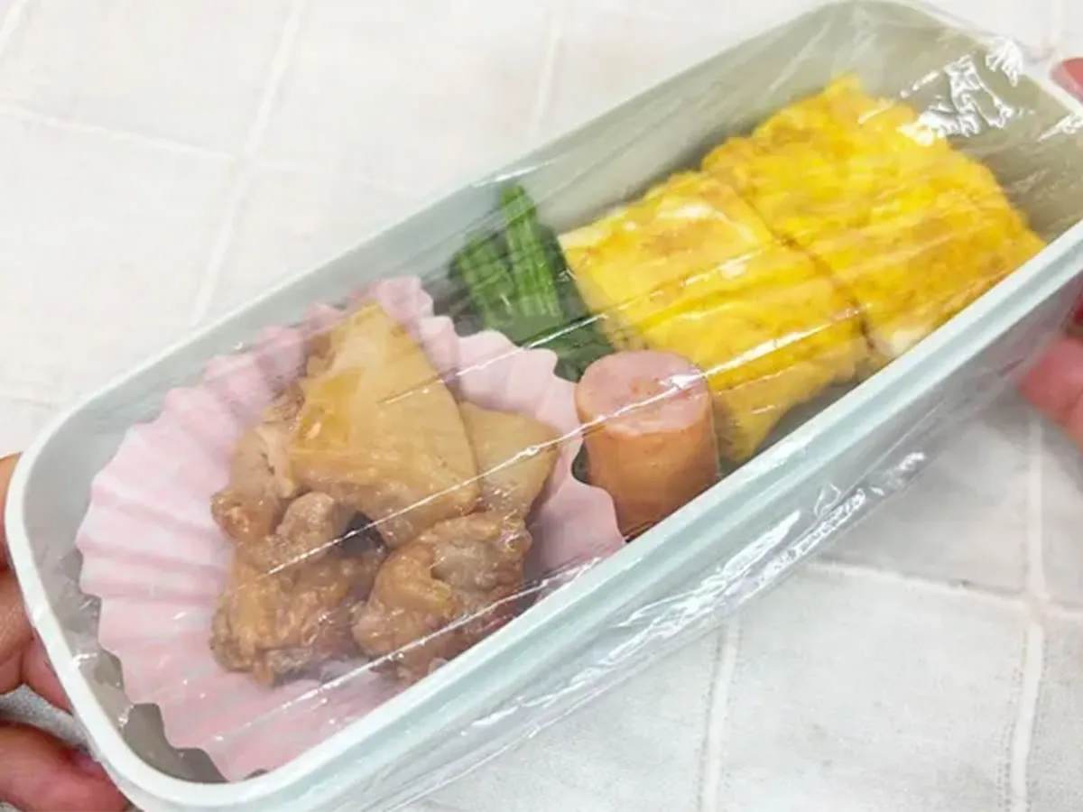 『ダイソー 食器用キャップ式カバー』の使用写真（撮影：キジカク）