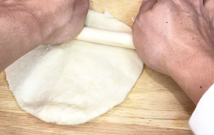 『チーズクルチャ』を作る写真（撮影：キジカク）