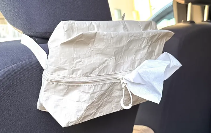 『ポリエチレンシートケース』の車での活用写真（撮影：キジカク）