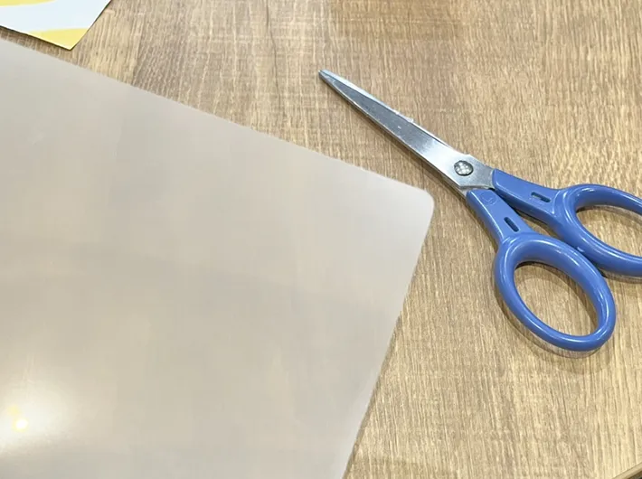 角を丸く切ったクリアファイルの写真（撮影：grape編集部）