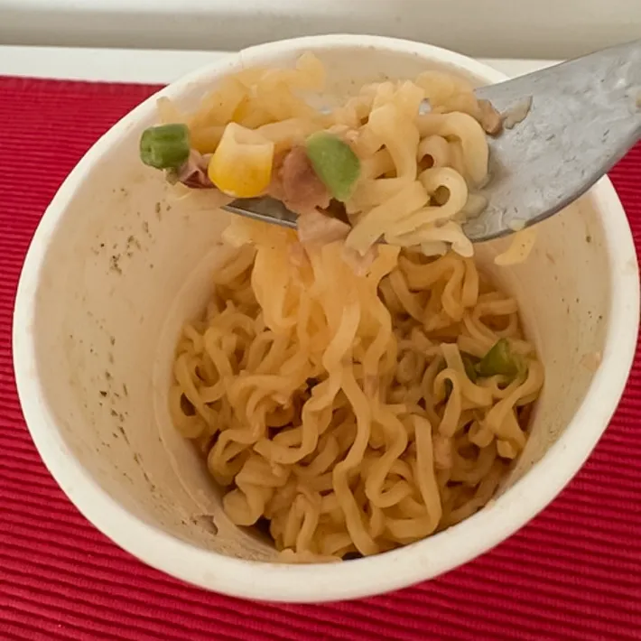 アメリカのカップヌードルの写真（撮影：grape編集部）