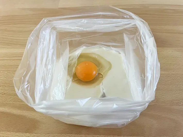 甘酒と生卵の写真（撮影：grape編集部）