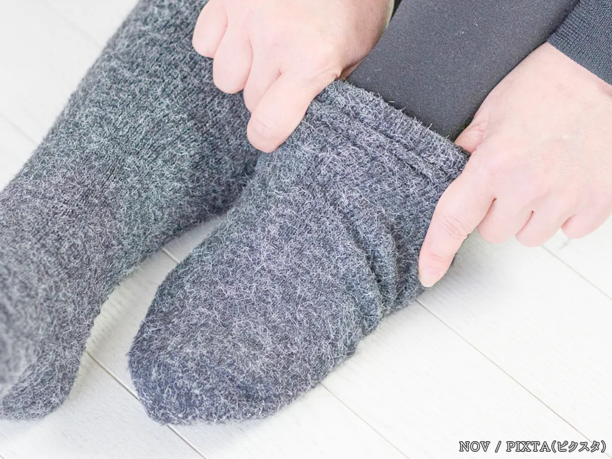 靴下を履いている写真