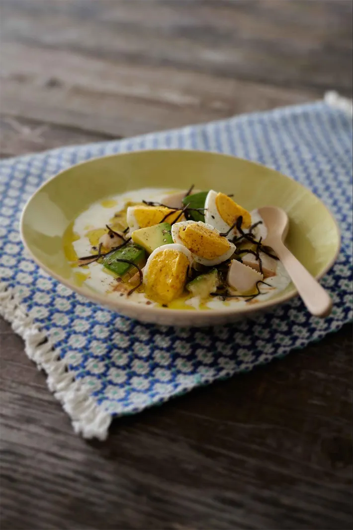 『アボカドとチキンのサラダヨーグルト』の写真