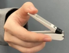 『テコ型』の爪切りの使い方の写真