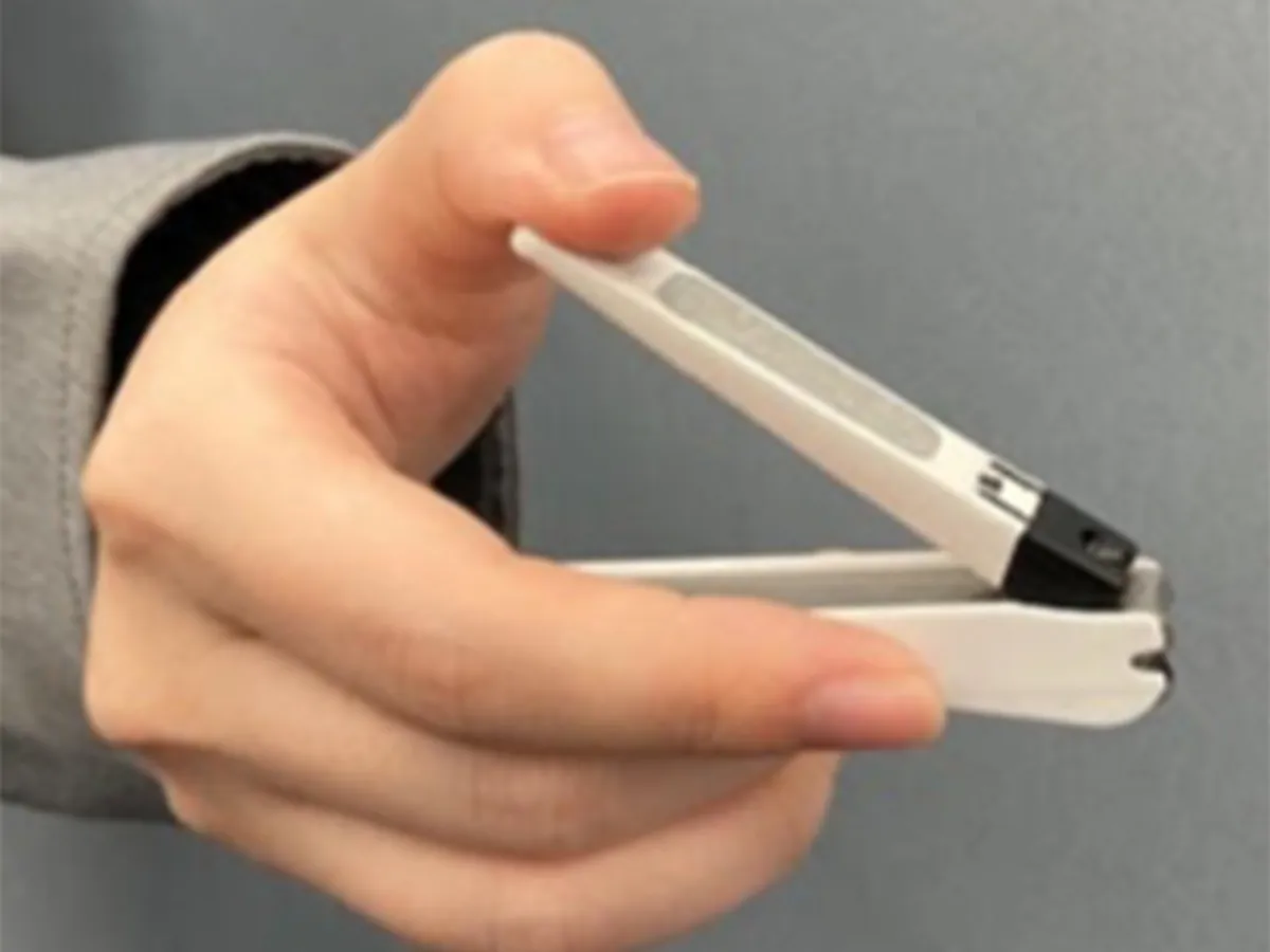 『テコ型』の爪切りの使い方の写真
