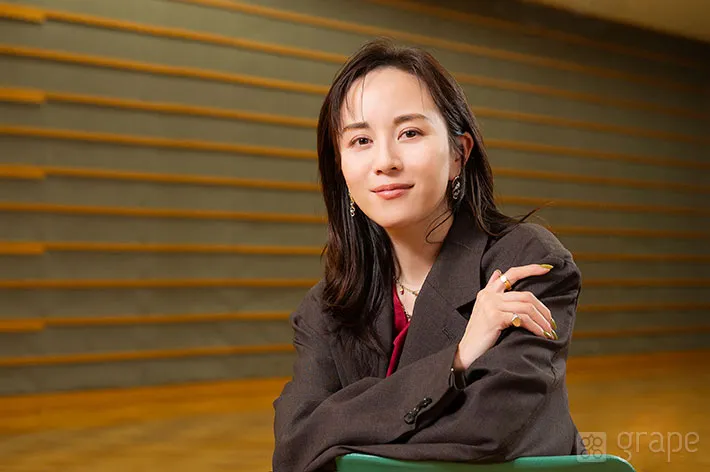 比嘉愛未さんの写真（撮影：grape編集部）