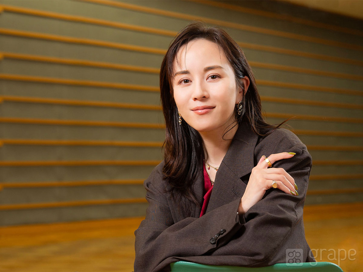 比嘉愛未さんの写真（撮影：grape編集部）