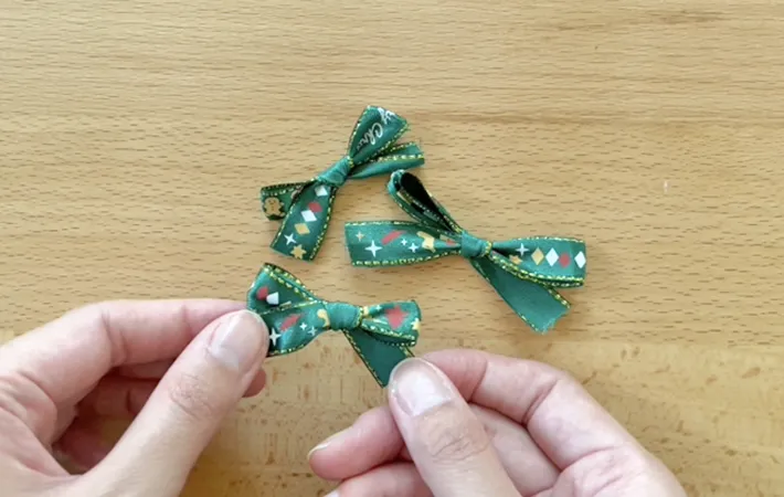 リボン作り中の作業写真（撮影：grape編集部）