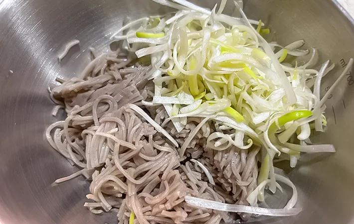 刻んだそばの写真（撮影：エニママ）