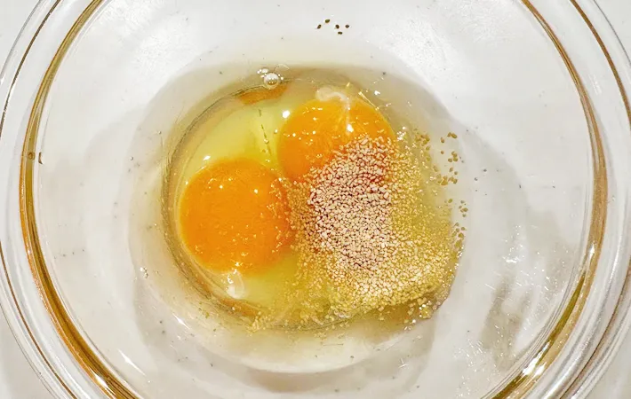 『だし巻き玉子おにぎり』を作る写真（撮影：エニママ）